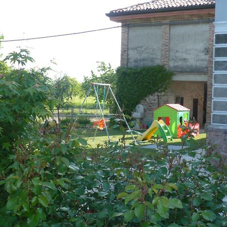 L'Albero Della Gioia Panzió Villanova sull'Arda Kültér fotó