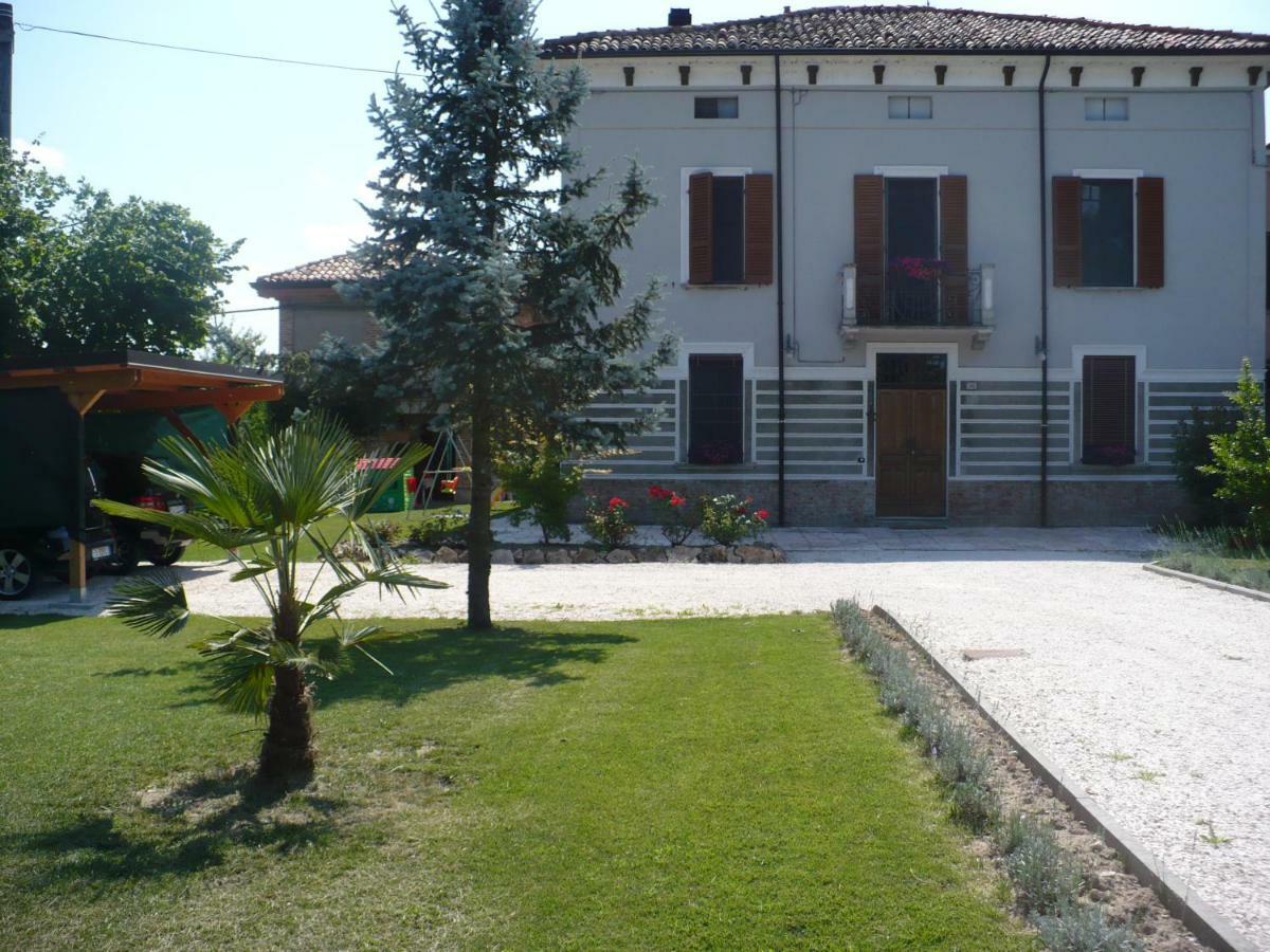 L'Albero Della Gioia Panzió Villanova sull'Arda Kültér fotó